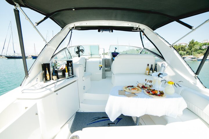 Thessaloniki Gastronomy Yacht Private Tour with Storytelling - Image 3