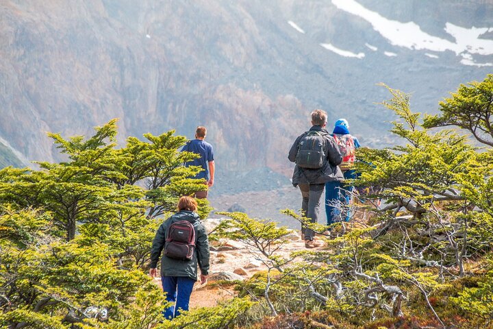 Laguna Esmeralda Hiking Tour with Snack from Ushuaia - Image 5