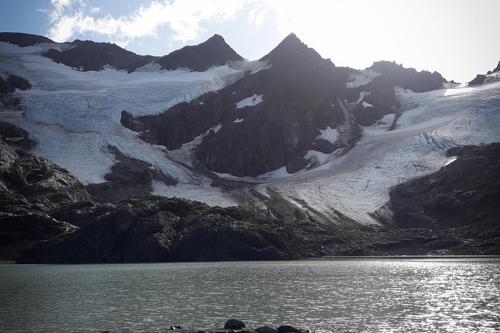 Small group Trekking to Vinciguerra Glacier and Témpanos Lagoon - Image 4