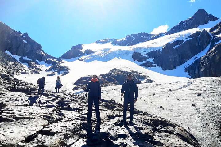 Small group Trekking to Vinciguerra Glacier and Témpanos Lagoon - Image 1
