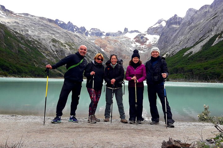Trekking Emerald Lagoon - Image 5