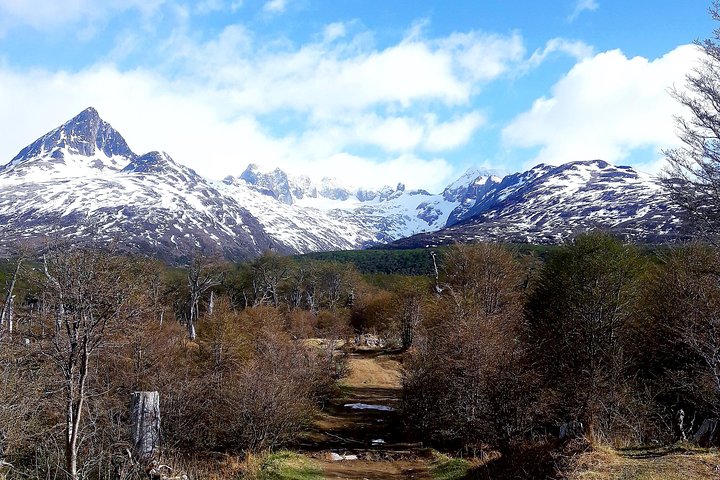 Trekking Emerald Lagoon - Image 4