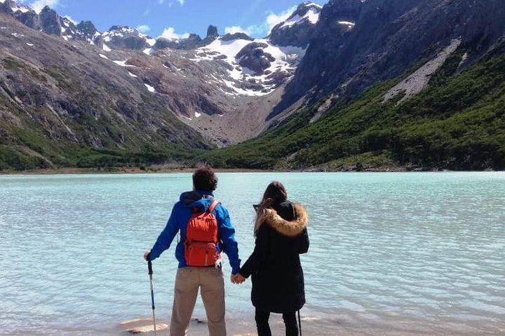 Trekking Emerald Lagoon - Image 3