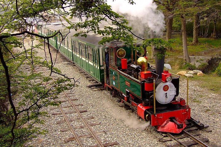 Ushuaia: National Park Private Tour and End of the World Train - Image 1