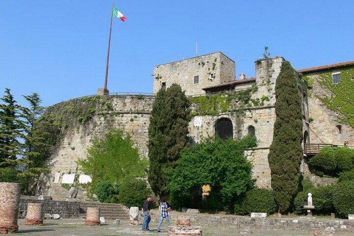 Explore highlights of Trieste on a private 3-hour walking tour - Image 5
