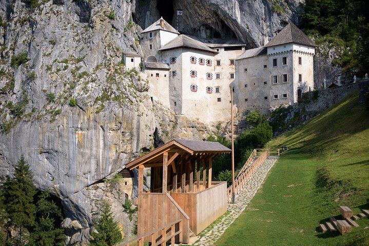 Postojna Cave & Photostop Predjama castle - Group Tour from Koper - Image 2
