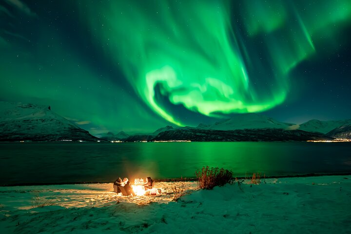 Northern Lights Chasing With Arctic Circle Tours, N-L Guarantee, Hot meal, Photo - Image 1