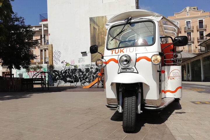 Discover Historical Valencia on Tuk Tuk - Image 4