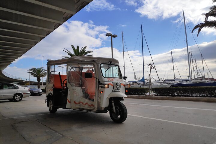 Discover Modern Valencia on Tuk Tuk - Image 5