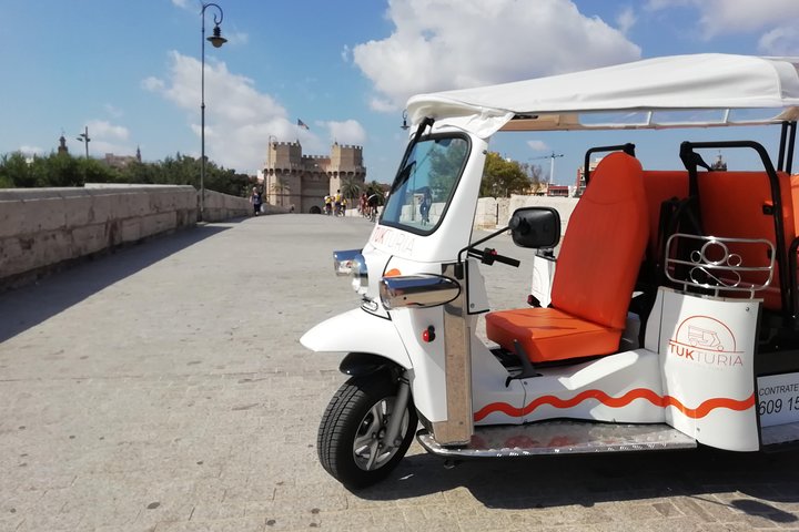 Discover Valencia on Tuk Tuk - Image 3