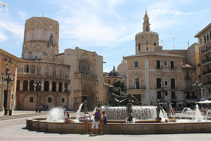 Valencia Shore Excursion: Full Tour with Rooftop Tapas & Wine - Image 5