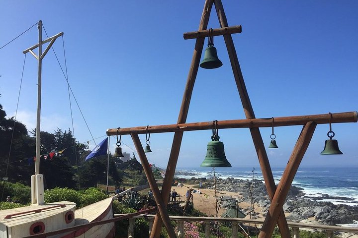 Isla Negra Museum Tour And Casa Blanca Valley Wine Tour (PRIVATE) - Image 1