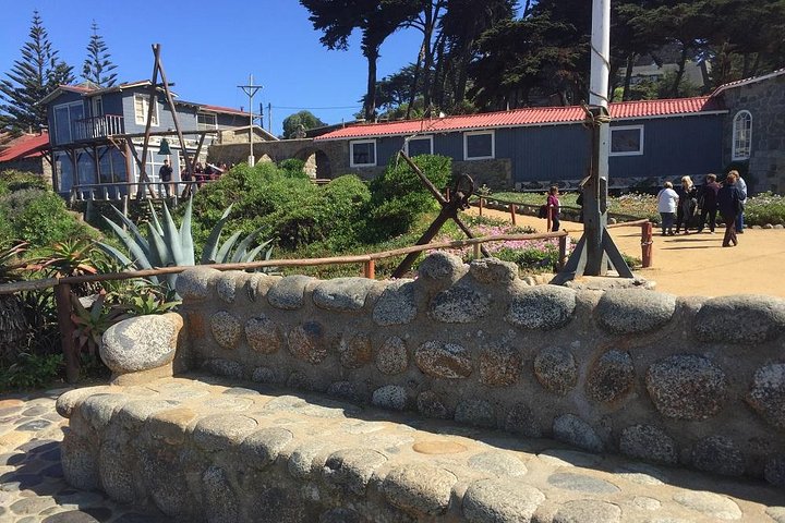 Isla Negra Museum Tour And Casa Blanca Valley Wine Tour (PRIVATE) - Image 2