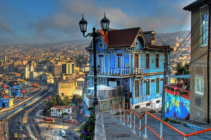 Pick up at the Pier and Valparaiso -Viña del Mar and transfer to the Airport - Image 4