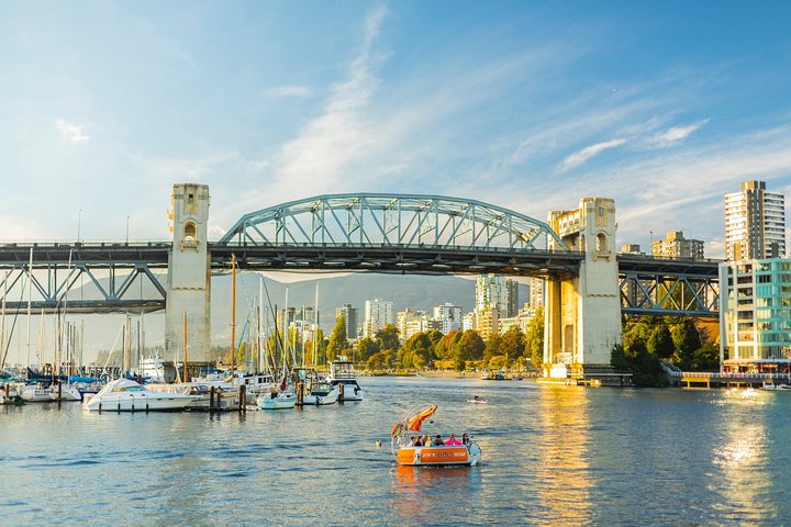 5 hours Private Sightseeing Tour - Vancouver City Essential - Image 1