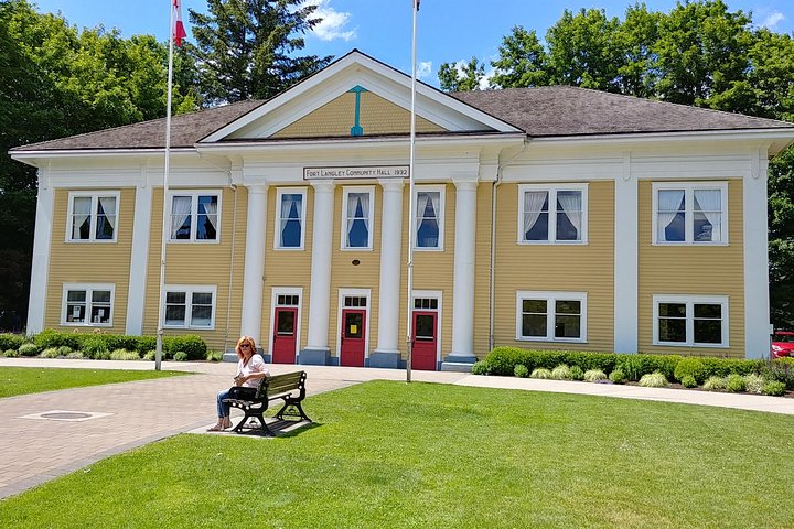 Fort Langley Magical Mystery & Vineyard Explorer Private Tour  - Image 5
