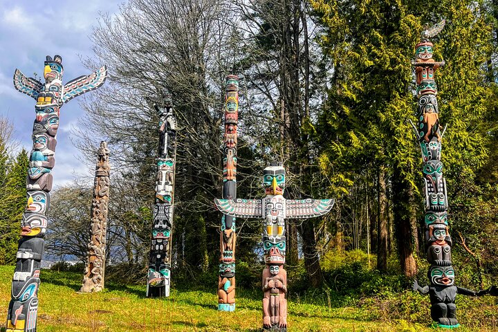 Harmony of Nations: Exploring Indigenous Traditions in Vancouver - Image 4