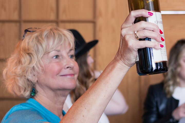 Premium Fraser Valley and White Rock Wine Private Tour - Image 5
