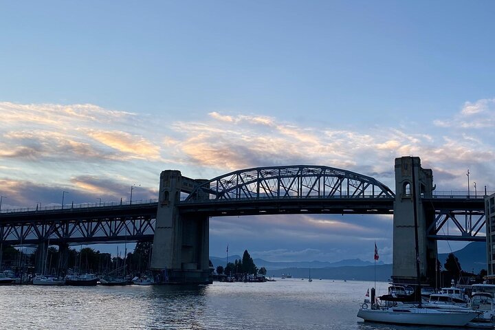 Private Guided Grand City Tour in Vancouver - Image 3