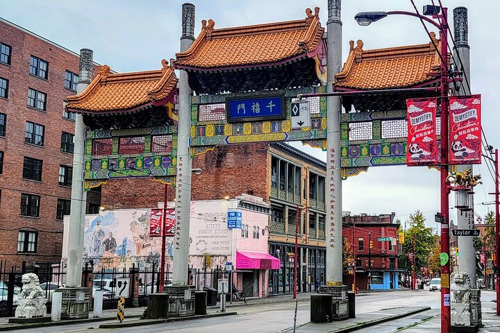  Vancouver Day Tour | Visit The Most Unique Places! Private - Image 5