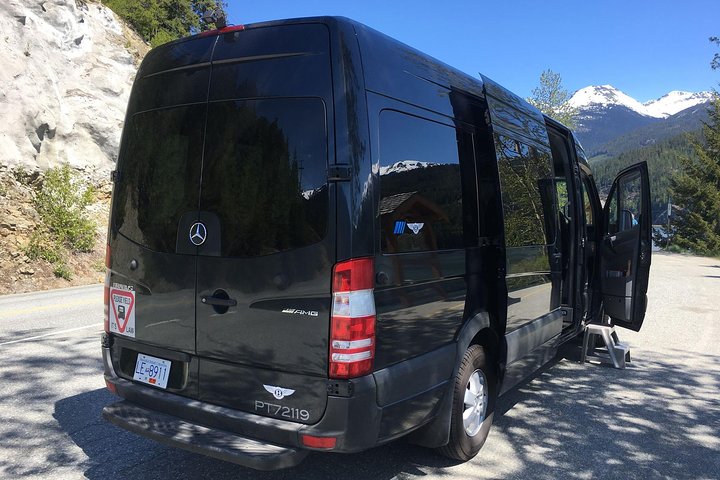 Vancouver Private Charter Tour with Experienced Local Guide - Image 1