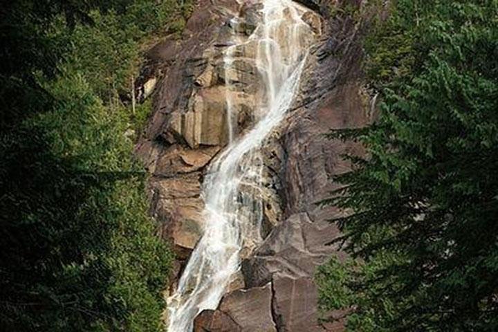 Vancouver Sea to Sky Gondola Tour in Squamish & Cypress Winter Fun Private - Image 4