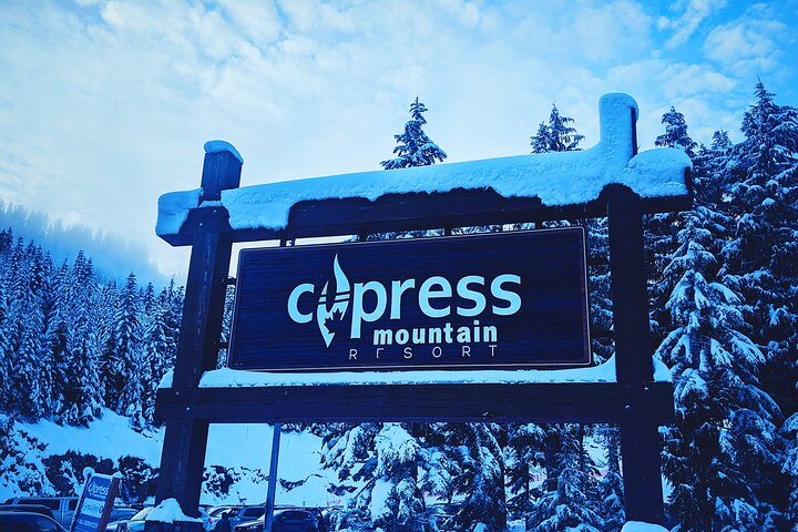 Vancouver Sea to Sky Gondola Tour in Squamish & Cypress Winter Fun Private - Image 1