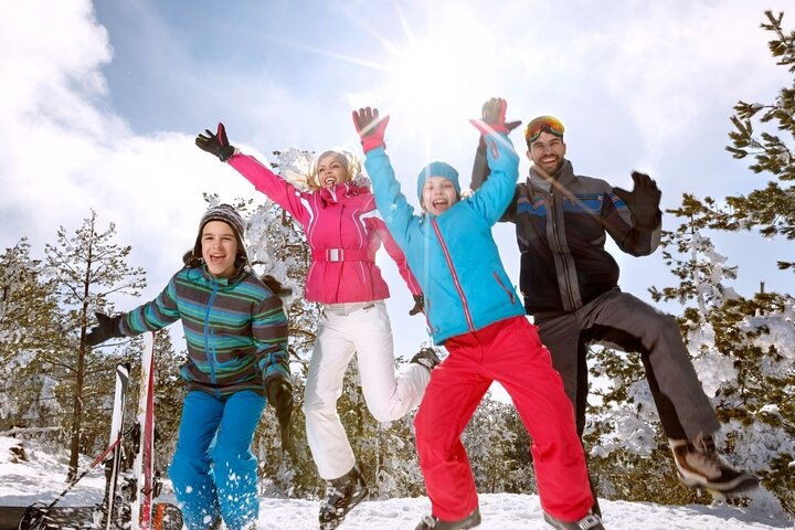 Vancouver to Banff 4 Days Rockies Lake Louise Snow adventure Tour Private - Image 1