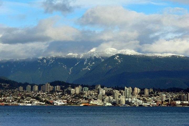 YVR Layover - Vancouver City Sightseeing Private Tour - Image 1