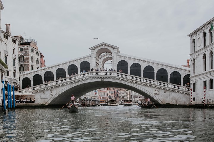 Grand Canal and Murano boat tour from Piazzale Roma SHARED TOUR - Image 2