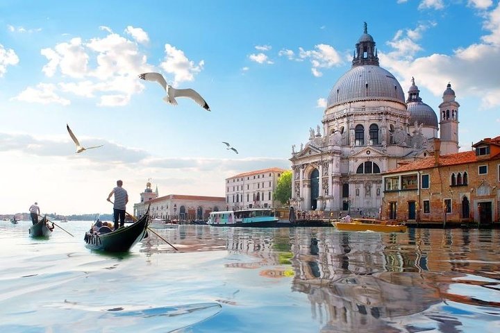 In Venice for the first time - Image 2