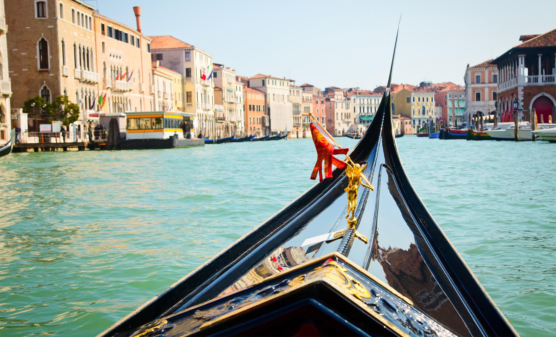 Private 30 Minute Gondola Experience - Image 1