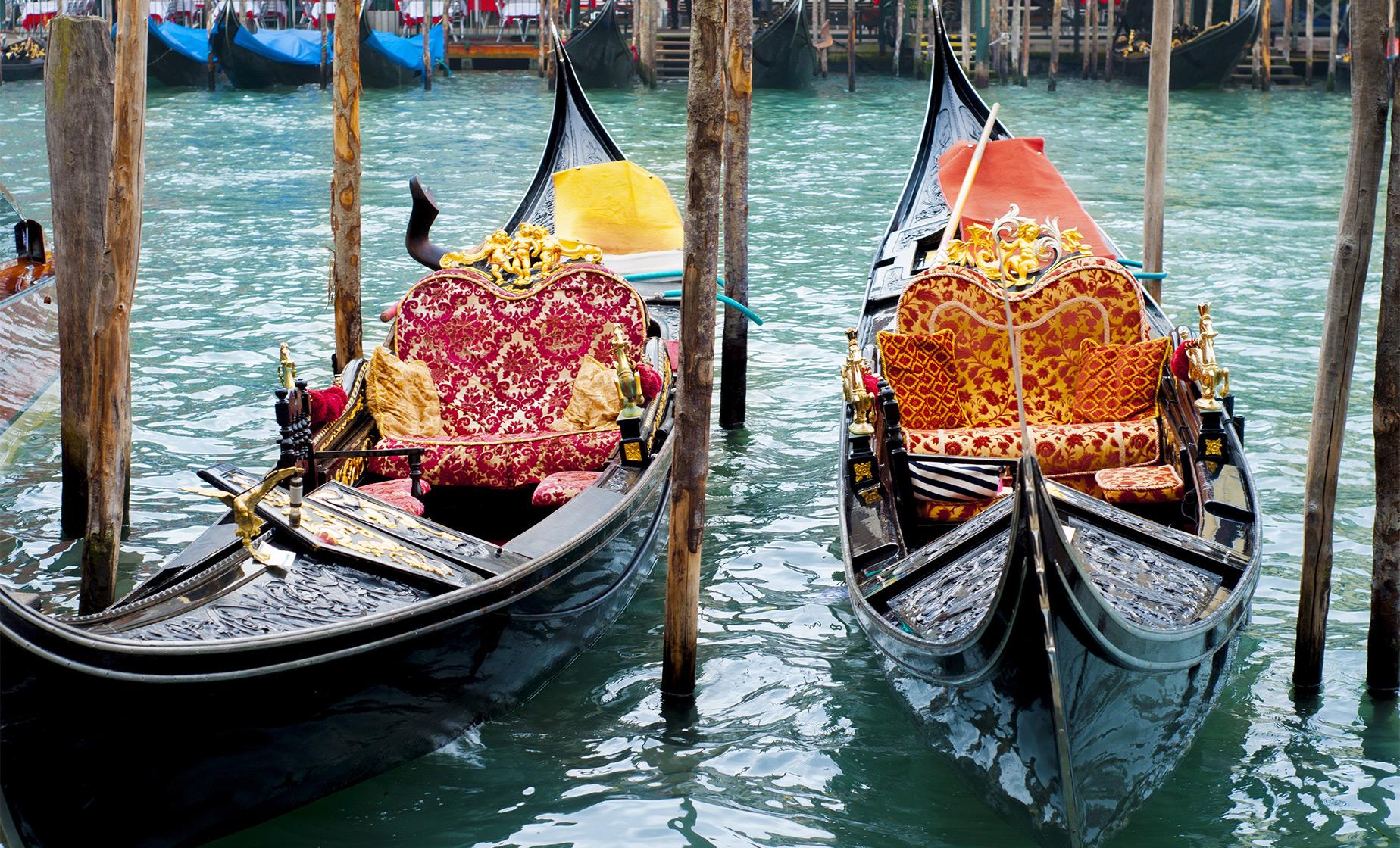 Private 60 Minute Gondola Experience with Assistance - Image 1