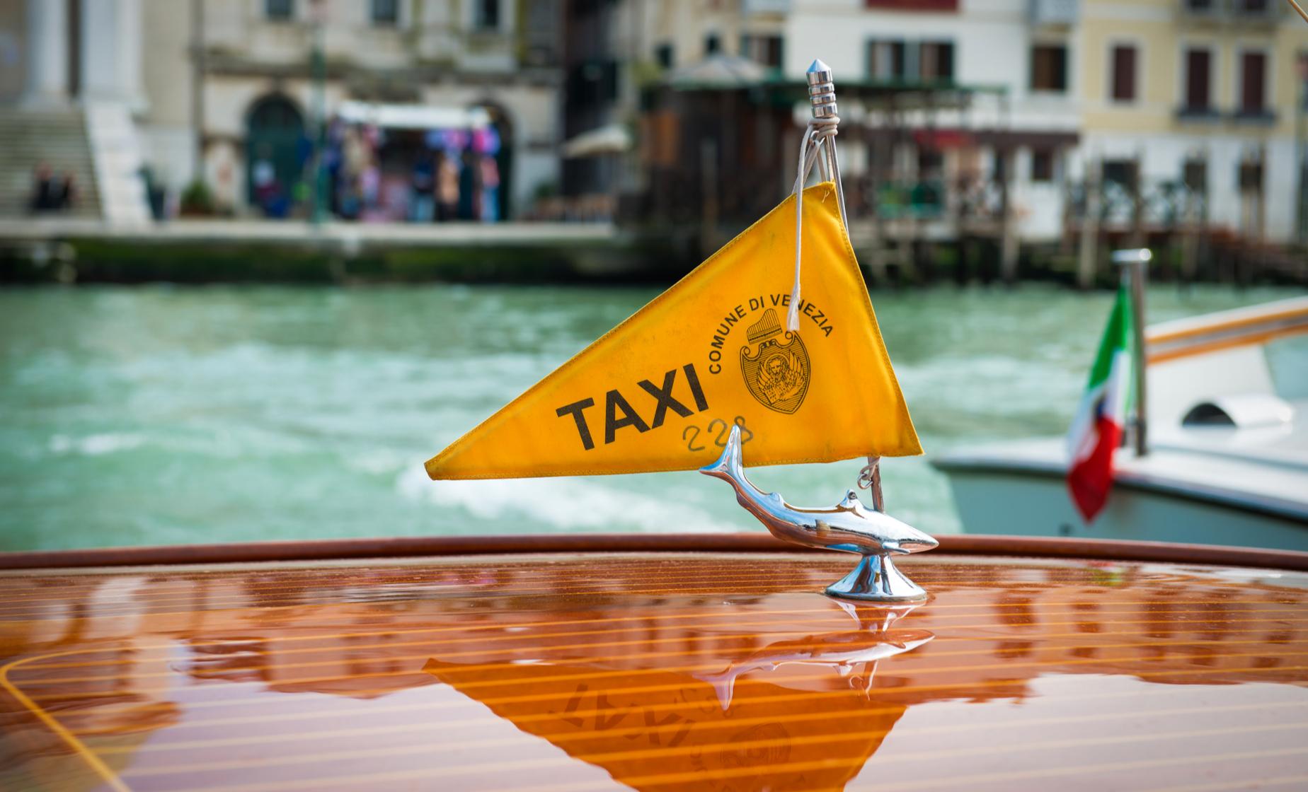 Private Boat Transfer from Venice Pier to Hotels in Venice - Image 1