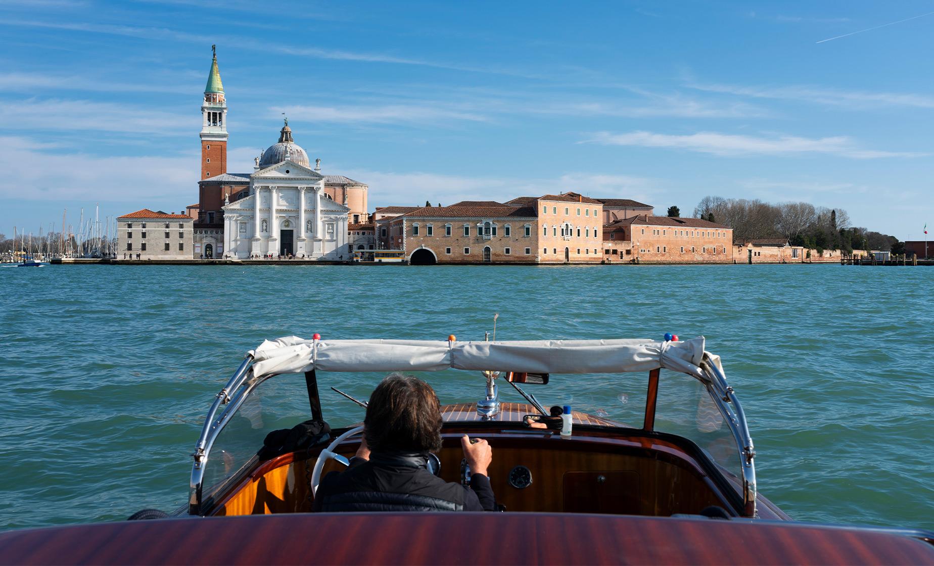 Private Boat Transfer from Venice Pier to Lido SME - Image 1