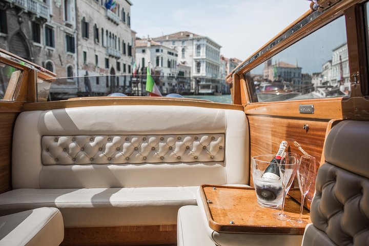 Private LimoBoat Tour Murano Burano and Torcello 4hours - Image 3