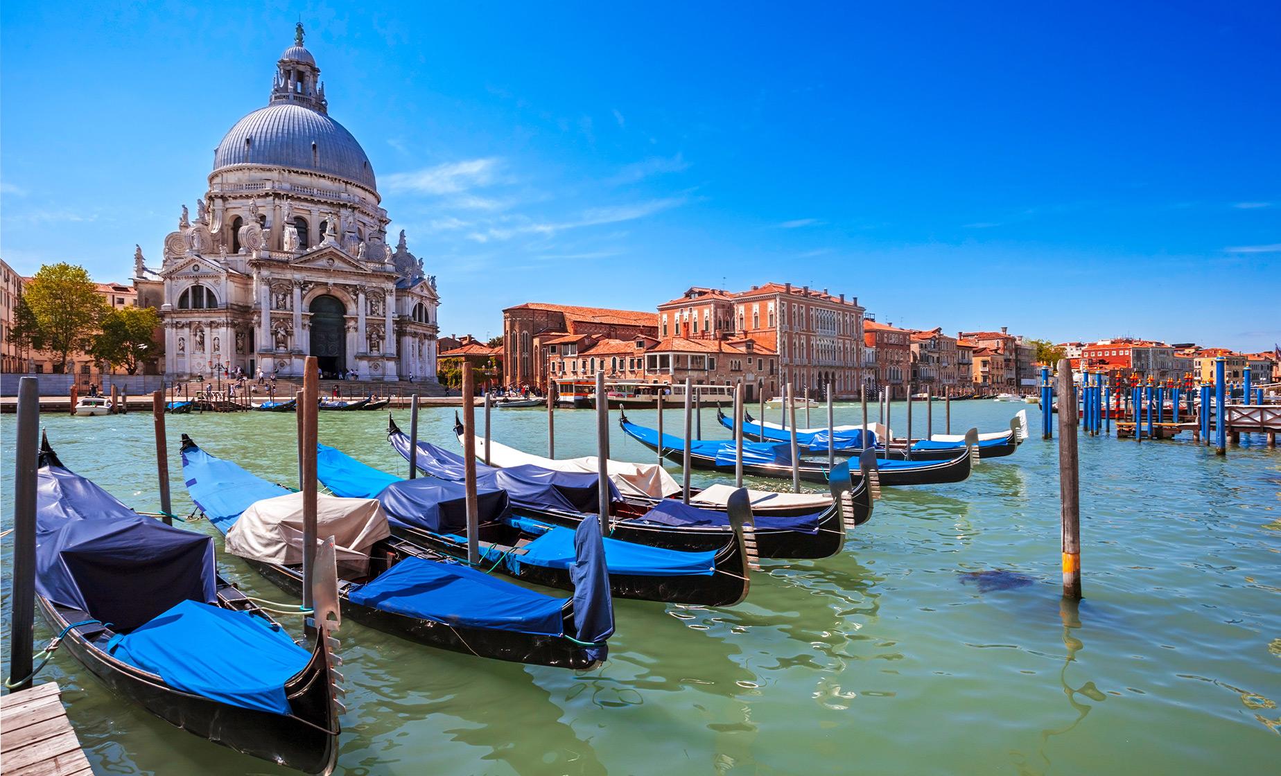 Skip-the-Line Guided St. Mark's Basilica and Gondola Ride - Image 1