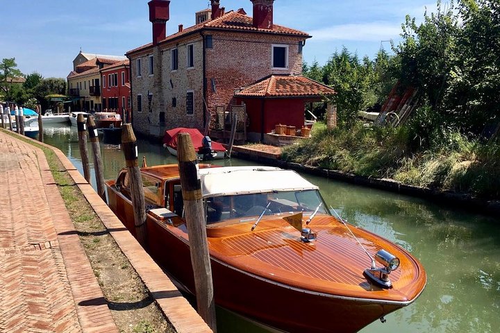The Mahogany Boat Full Day Experience - Image 1