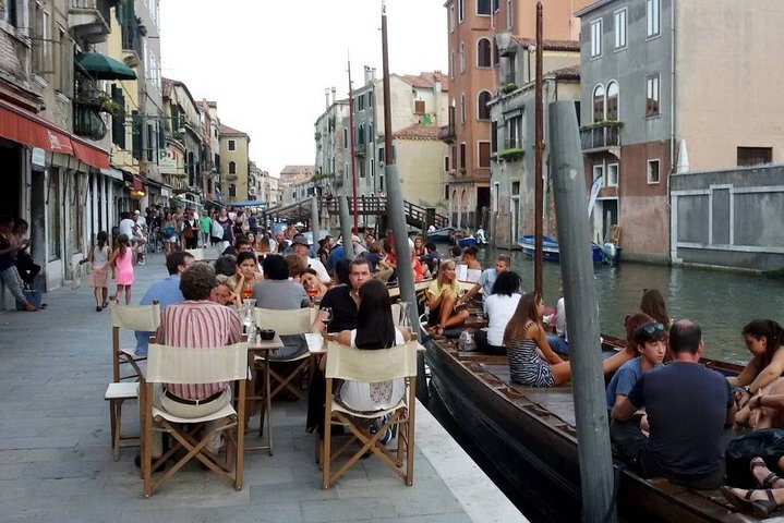 Venice and Wine (Bakari Join-in Walking Tour) - Image 1