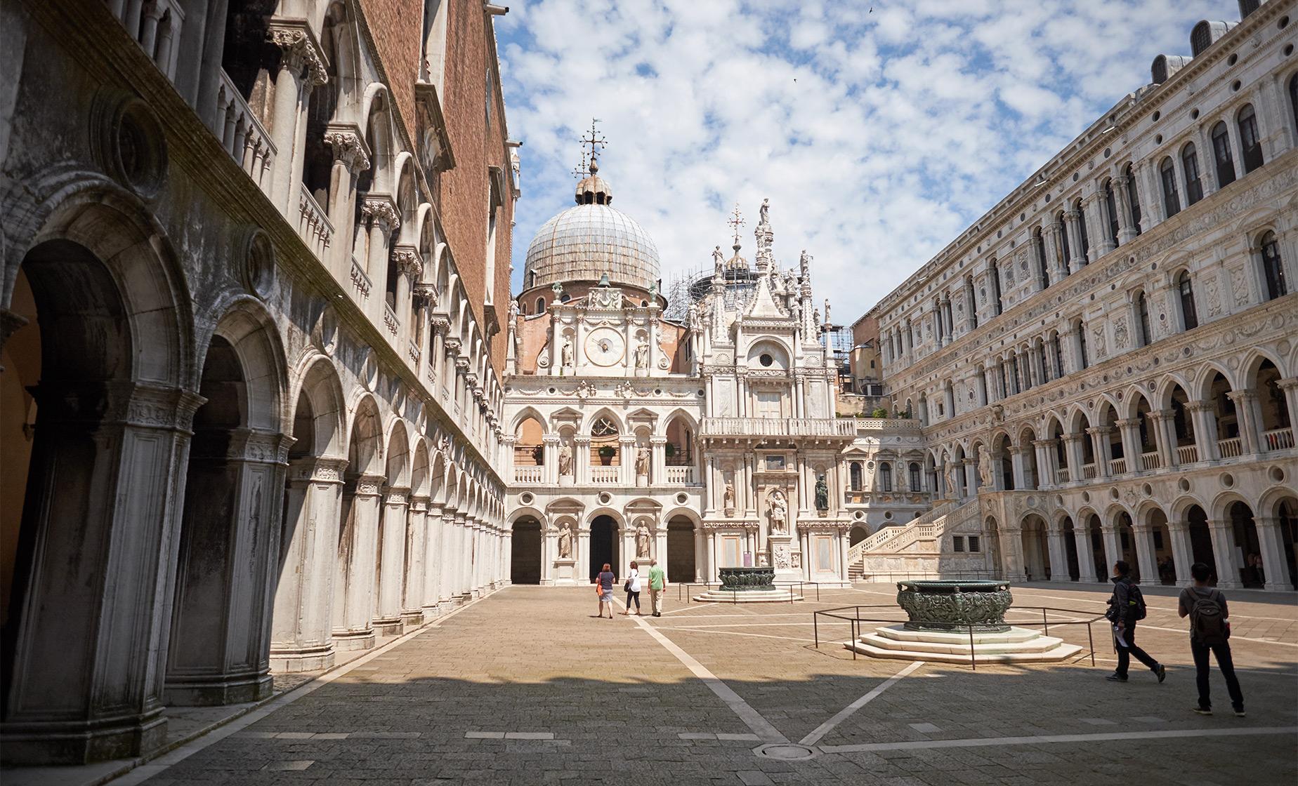 Venice of the Doges Walking Tour with Guided Skip-the-Line The Doge's Palace Combo - Image 1