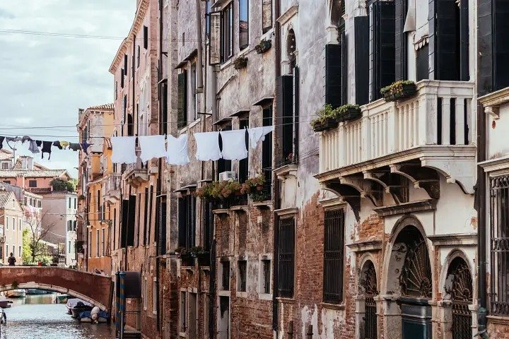Venice Off the Beaten Path: private tour in Venice with a local - Image 4