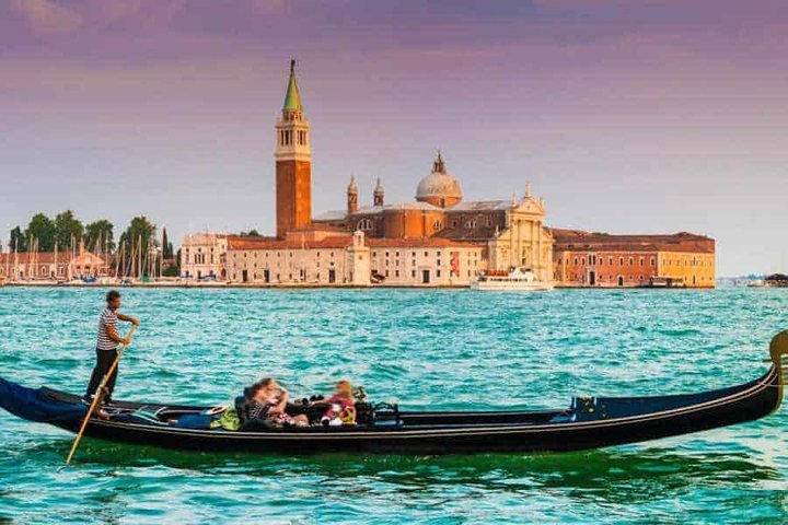 Venice: Private Gondola Tour - 30 minutes - Image 3