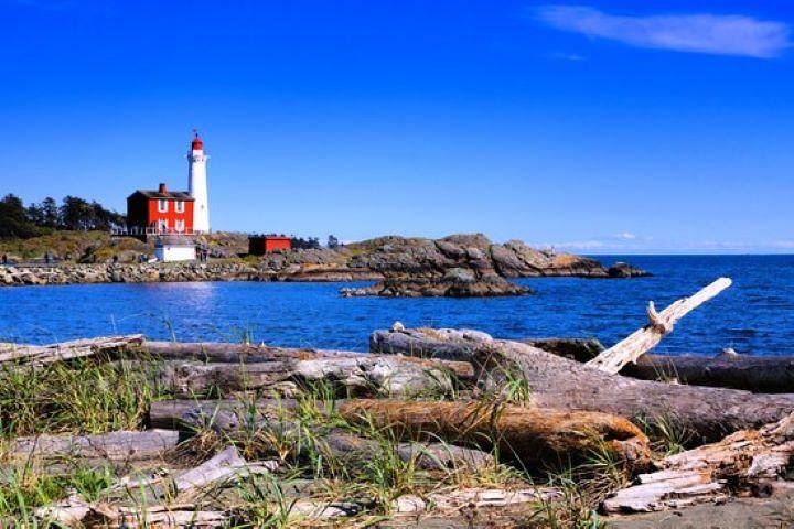 Victoria sightseeing with Butchart Gardens and Whale watching - Image 1