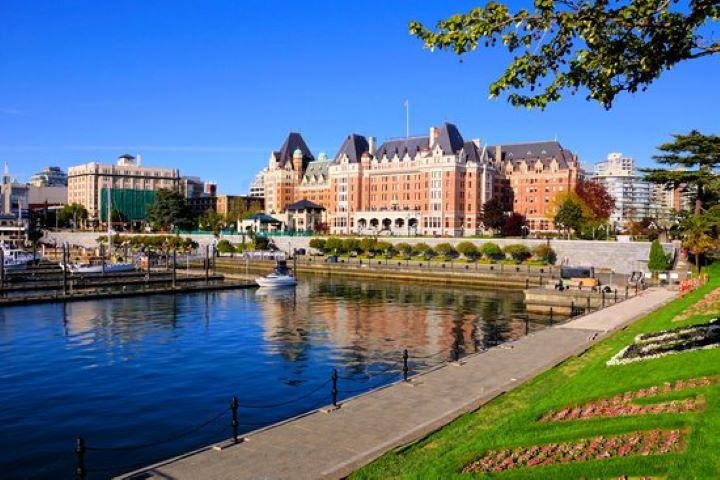Victoria sightseeing with Butchart Gardens and Whale watching - Image 2