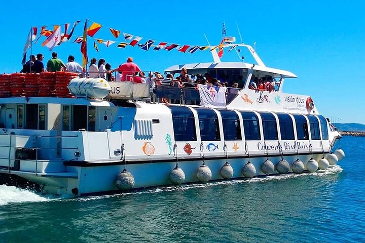 1hr Catamaran Tour with Mussels Tasting from O Grove - Image 1