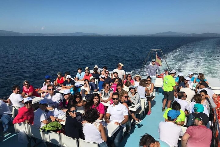 1hr Catamaran Tour with Mussels Tasting from O Grove - Image 2