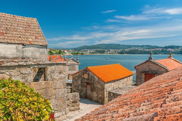 Rías Baixas Private Tour with Wine Tasing, Food, Mussels Boat and Pickup - Image 5