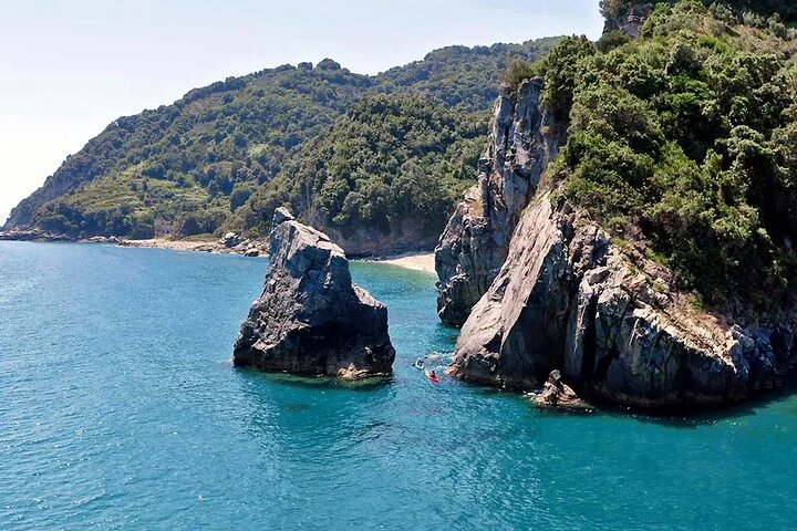 East Pelion - Sea Kayak Tour "Short Paddle" - Image 2