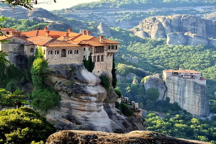 Private Full Day Tour to Meteora from Volos - Image 1