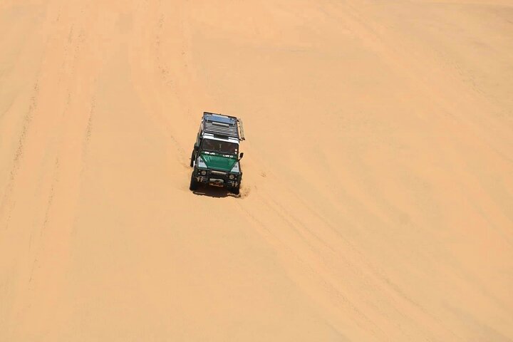 Sandwich Harbour 4x4 Tour - Image 1